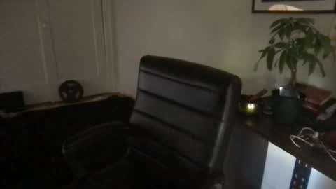 Snapshot of prettyinparis333 chatting on 27, 5, 2026 Pretty In Paris online show from 27, 5, 2026