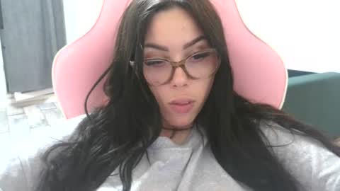 Snapshot of prettyjulliette chatting on 15, 6, 2026 prettyjulliette online show from 15, 6, 2026