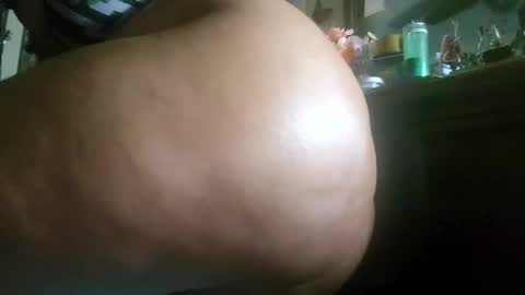 Mona Red online show from 6, 2, 2025