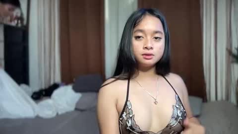 prettylittle_lady online show from 11, 11, 2025