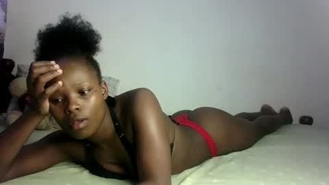 Snapshot of prettymelly_ chatting on 8, 2, 2025 Melly online show from 8, 2, 2025