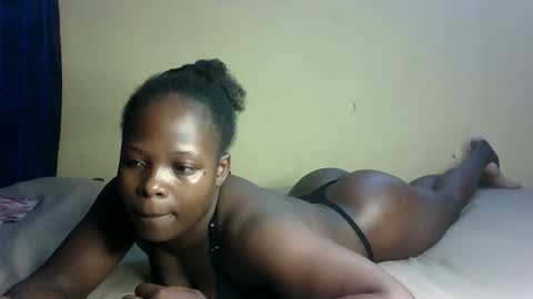 Snapshot of prettymelly_ chatting on 28, 9, 2025 Melly online show from 28, 9, 2025