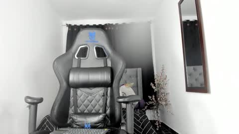 Laura  Onlyfans   40OFF online show from 2, 3, 2025