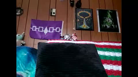 prettysolidd7 online show from 1, 1, 2025