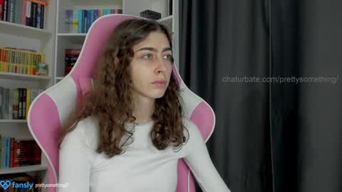 Snapshot of prettysomething chatting on 29, 12, 2024 Sophie next stream will be at Monday i will wait you guys online show from 29, 12, 2024