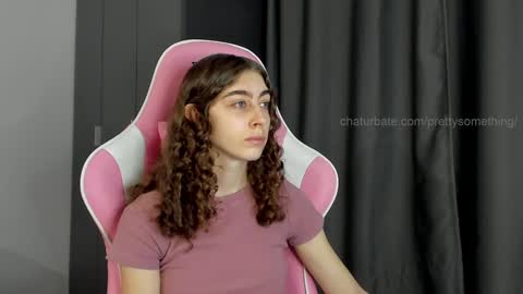Snapshot of prettysomething chatting on 10, 1, 2025 Sophie next stream will be at Monday i will wait you guys online show from 10, 1, 2025