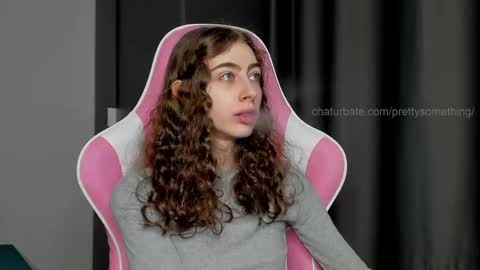 Snapshot of prettysomething chatting on 11, 3, 2025 Sophie next stream will be at Monday i will wait you guys online show from 11, 3, 2025