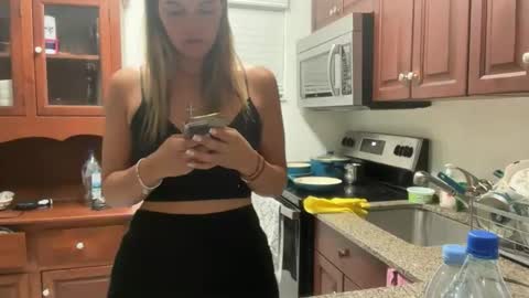 prettyyykittyyy22 online show from 8, 11, 2025