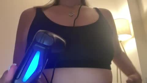 Snapshot of prettyyykittyyy22 chatting on 19, 7, 2026 prettyyykittyyy22 online show from 19, 7, 2026