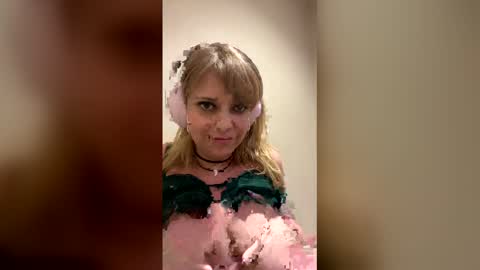 Snapshot of prey4u chatting on 13, 4, 2026 prey4u online show from 13, 4, 2026