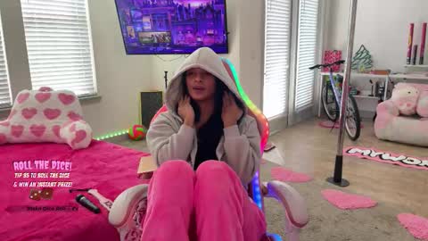 Cece  NEXT LIVESTREAM -- DEC. 4th  7 PM CST online show from 7, 11, 2025