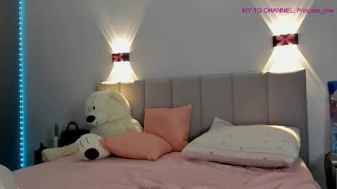 Snapshot of princess_nier chatting on 22, 2, 2025 Princess Diana online show from 22, 2, 2025