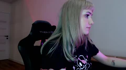 18 y.o online show from 21, 2, 2025