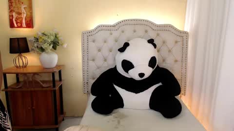 Snapshot of princessyanzy chatting on 6, 2, 2025 princessyanzy1 online show from 6, 2, 2025