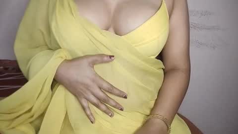 Snapshot of priyu_ chatting on 9, 11, 2025 priyu_ online show from 9, 11, 2025