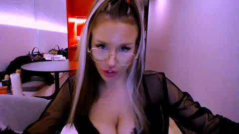 Snapshot of project_barbara chatting on 20, 1, 2025 Barbara online show from 20, 1, 2025