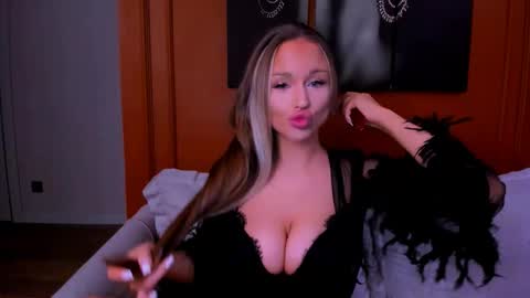 Snapshot of project_barbara chatting on 2, 3, 2025 Barbara online show from 2, 3, 2025