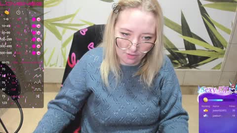 Snapshot of puffybun chatting on 19, 12, 2024 puffybun online show from 19, 12, 2024