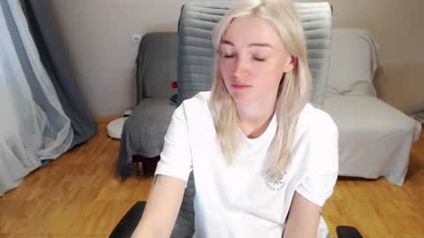 Snapshot of puma_ma chatting on 21, 4, 2026 Polly online show from 21, 4, 2026