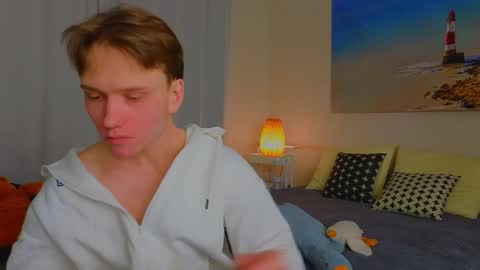 Snapshot of pupsenish chatting on 24, 1, 2025 Jesse online show from 24, 1, 2025