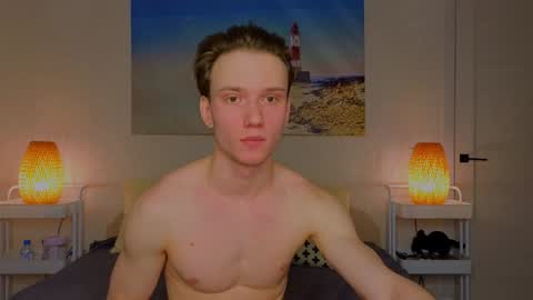 Snapshot of pupsenish chatting on 4, 2, 2025 Jesse online show from 4, 2, 2025