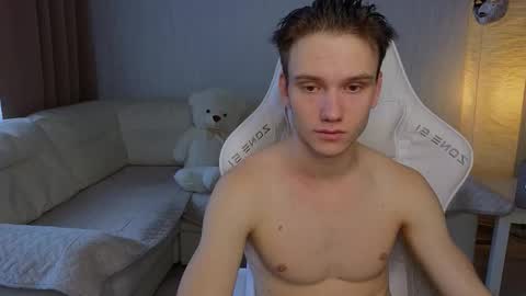 Snapshot of pupsenish chatting on 13, 9, 2025 Jesse online show from 13, 9, 2025