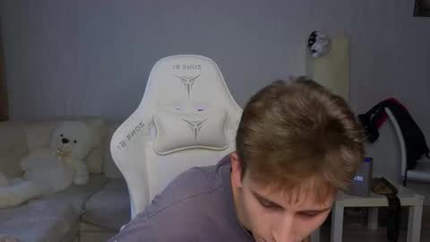 Snapshot of pupsenish chatting on 15, 9, 2025 Jesse online show from 15, 9, 2025