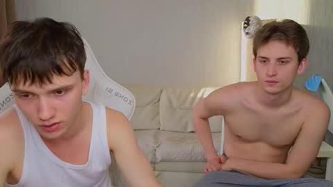 Snapshot of pupsenish chatting on 27, 9, 2025 Jesse online show from 27, 9, 2025