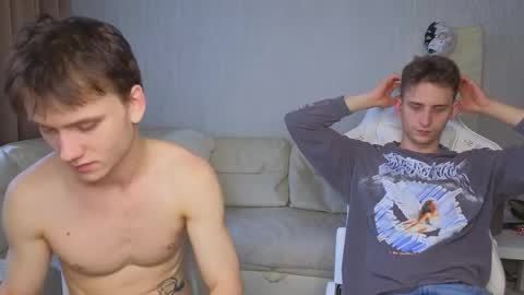 Snapshot of pupsenish chatting on 11, 10, 2025 Jesse online show from 11, 10, 2025