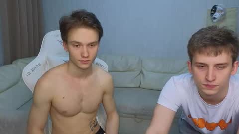 Snapshot of pupsenish chatting on 5, 11, 2025 Jesse online show from 5, 11, 2025