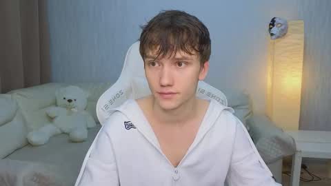 Snapshot of pupsenish chatting on 11, 11, 2025 Jesse online show from 11, 11, 2025