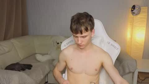 Snapshot of pupsenish chatting on 13, 11, 2025 Jesse online show from 13, 11, 2025