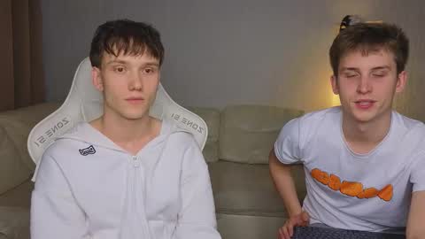 Snapshot of pupsenish chatting on 14, 11, 2025 Jesse online show from 14, 11, 2025