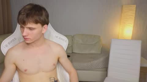 Snapshot of pupsenish chatting on 28, 11, 2025 Jesse online show from 28, 11, 2025