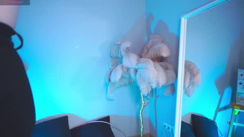 constant schedule Wednesday  Friday  Saturday  Sunday  The Rosemarie online show from 15, 11, 2025