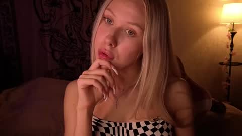 Snapshot of pureeangel chatting on 3, 5, 2026 Megan online show from 3, 5, 2026