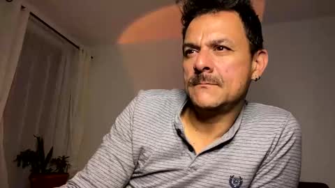 Puro Love online show from 11, 2, 2026