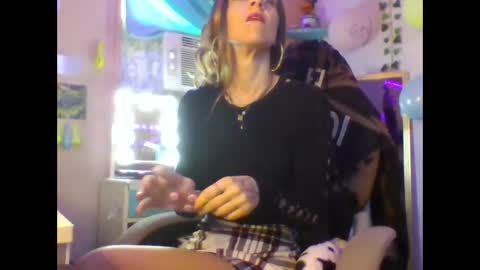 Snapshot of purple2staythnxxx chatting on 29, 9, 2025 Purple2StayThnxxx online show from 29, 9, 2025