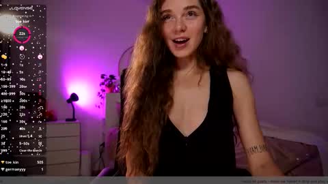 Snapshot of purple_baby chatting on 25, 10, 2025 Sasha wait you here 6 of November. will celebrate my B- day online show from 25, 10, 2025