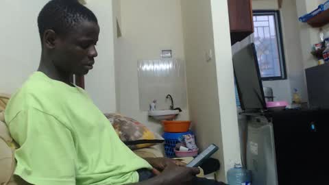 Snapshot of purple_hearts chatting on 5, 10, 2025 purple_hearts online show from 5, 10, 2025