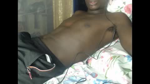 Snapshot of purple_hearts chatting on 10, 6, 2026 purple_hearts online show from 10, 6, 2026