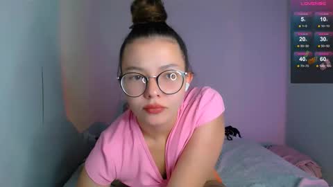 Snapshot of purple_peach chatting on 22, 9, 2025 Carolyn online show from 22, 9, 2025