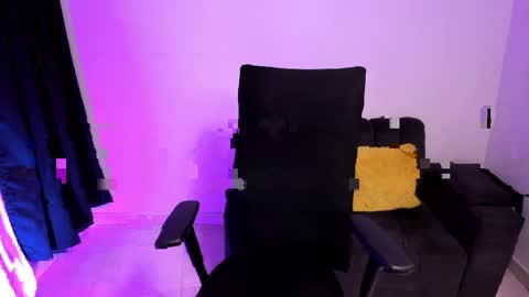 MEGANNNN online show from 6, 4, 2026