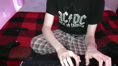 pussylover2182 online show from 4, 12, 2024