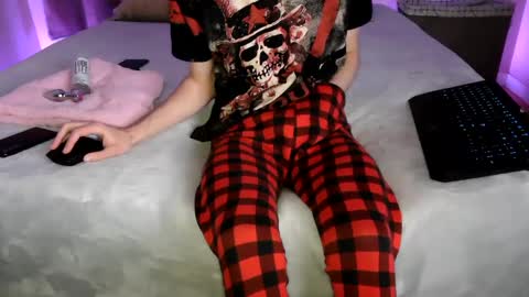 pussylover2182 online show from 12, 12, 2024