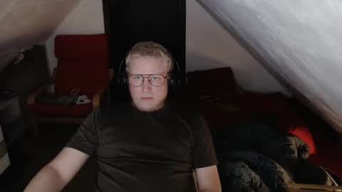 Snapshot of pussylovercb chatting on 11, 10, 2025 pussylovercb online show from 11, 10, 2025