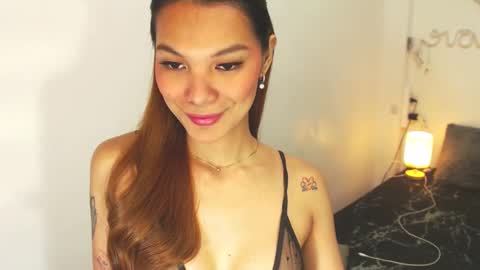 Snapshot of pussywetandwild chatting on 17, 12, 2024 LHARA online show from 17, 12, 2024