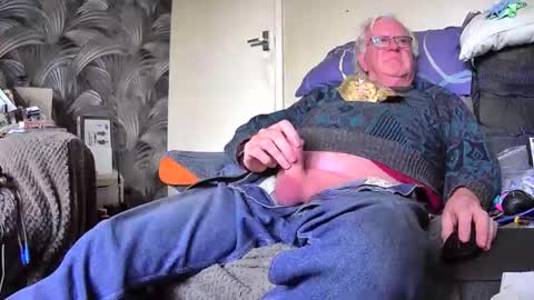 Genital sucker online show from 11, 10, 2025