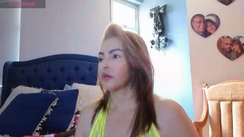 Snapshot of qu33nandh3rk1ng chatting on 1, 1, 2025 Queen And King online show from 1, 1, 2025