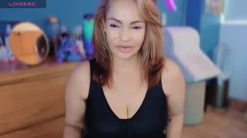 Snapshot of qu33nandh3rk1ng chatting on 15, 2, 2025 Queen And King online show from 15, 2, 2025